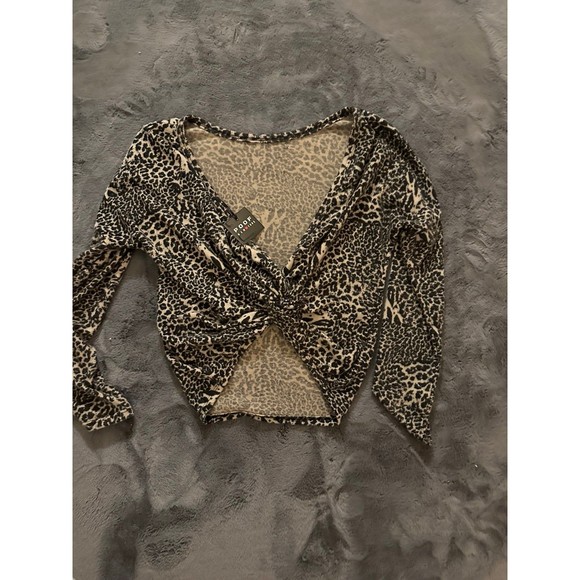 Poof New York Leopard Twist Back Long Sleeve Top Size Multiple - Picture 2 of 3